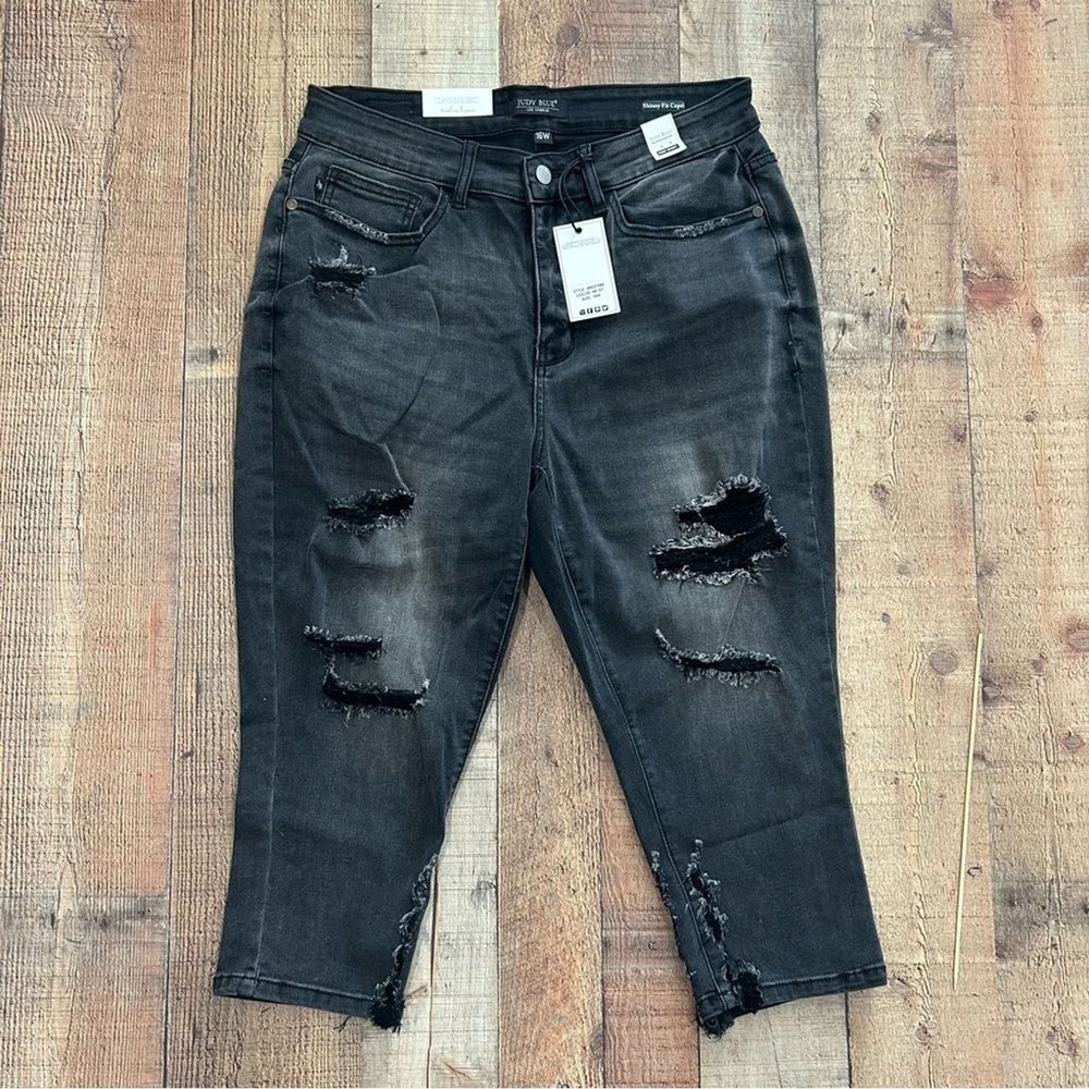 Judy Blue Black Distressed High Rise Skinny Cropped Jeans 16W Raw Hem NWT